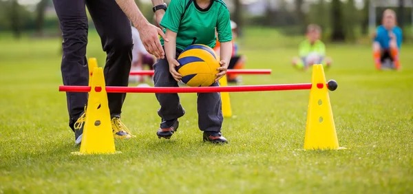 泰国东运会 ｜ 女篮首训累坏了 陈玉霞：球就是练出来的
