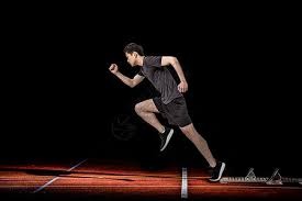 时隔34年维京队再夺挪超冠军，球迷冲入球场内疯狂庆祝